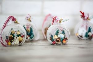 Стъклена топка за елха с мече 