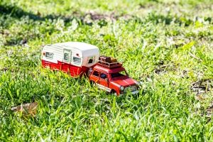 Метална каравана | Adventure in red